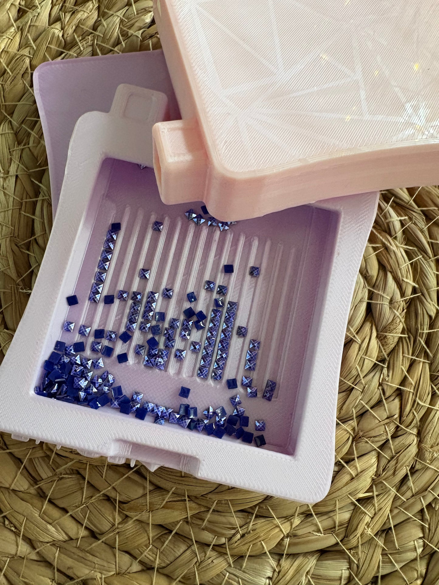 Plateau Elloria Mini – Plateau Diamond Painting avec Glissière & Bec Verseur